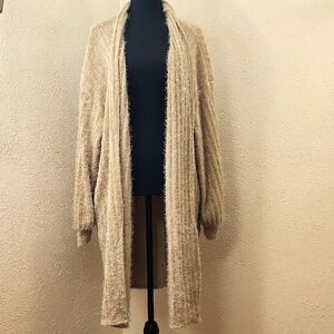 NWT Cozy Beige Open-Front Eyelash Sweater
